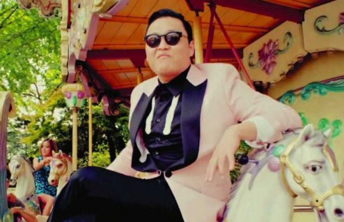 PSY “Gangnam Style”-ийнхаа хамт марканд мөнхөрнө